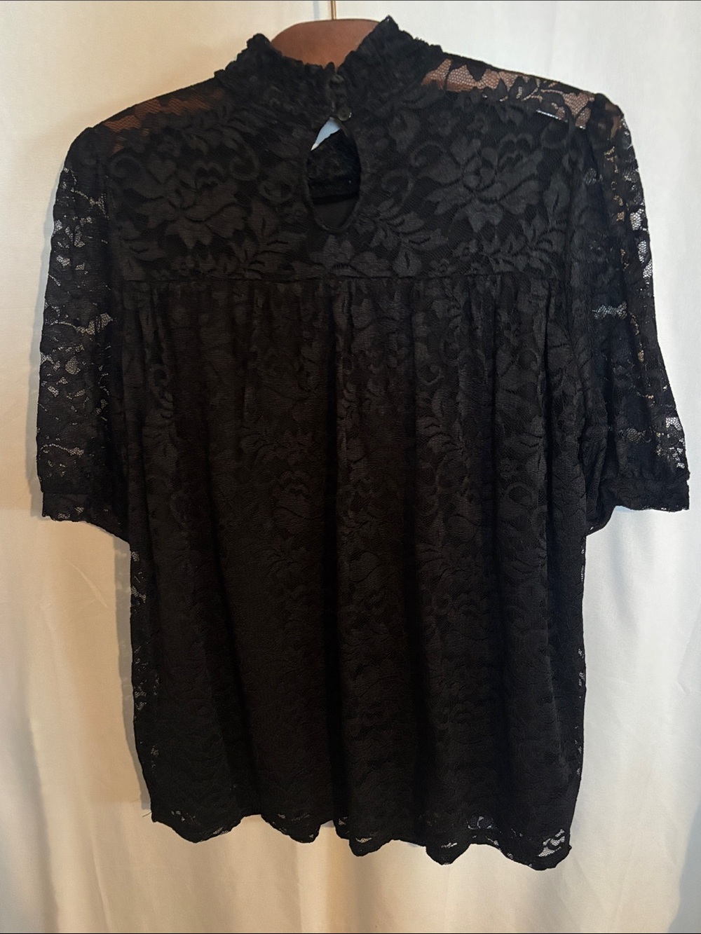 Cable & Gauge Black Lace Short Sleeve Blouse - Picture 7 of 12